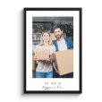 Poster met foto van een stel met verhuisdozen thumbnail
