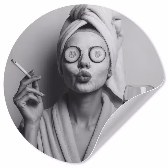 Behangcirkel - Vrouw - Masker - Wijn - Sigaret