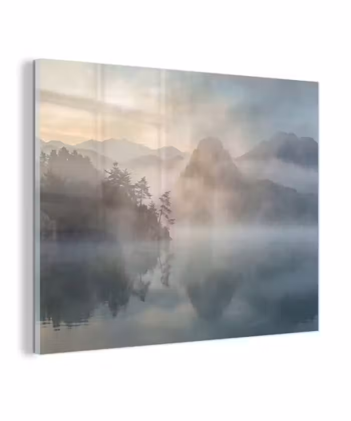 Glas schilderij - Landschap - Bergen - Mist - Water - Natuur