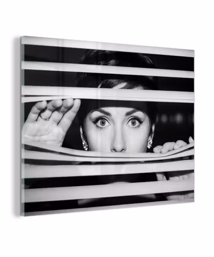 Glas schilderij - Vrouw - Jaloezieën - Portret - Zwart-wit