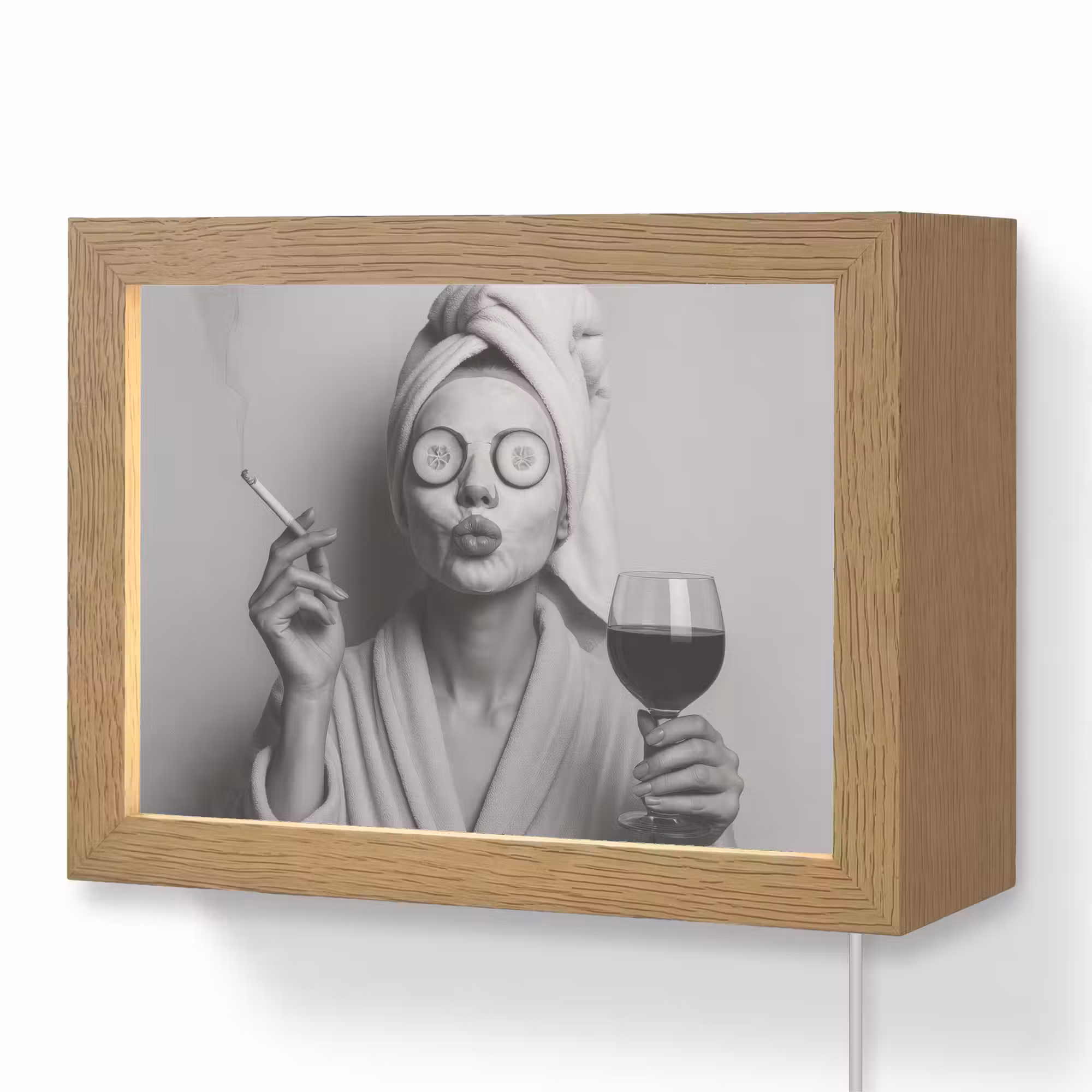 Lightbox - Wandlamp - Vrouw - Masker - Wijn - Sigaret