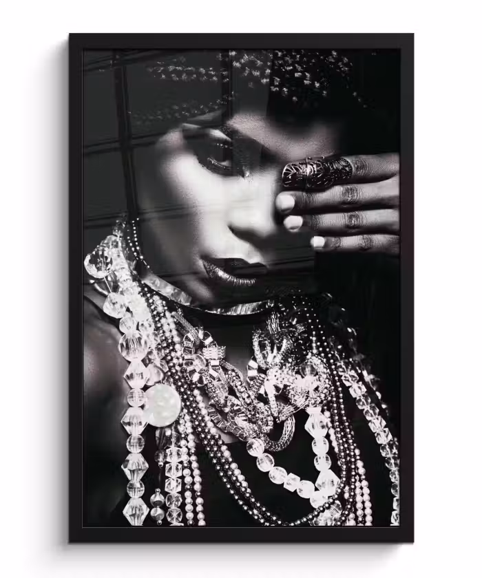 Poster met lijst - Vrouw - Sieraden - Ring - Make up - Zwart - Wit - Ketting