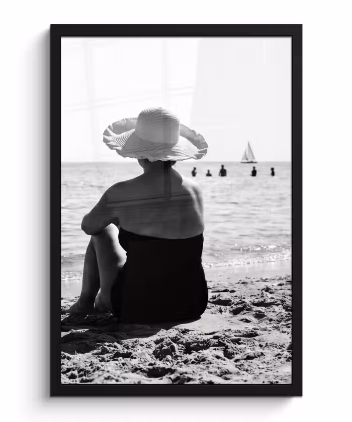 Poster met lijst - Vrouwen - Zonnehoed - Strand - Zwart - Wit