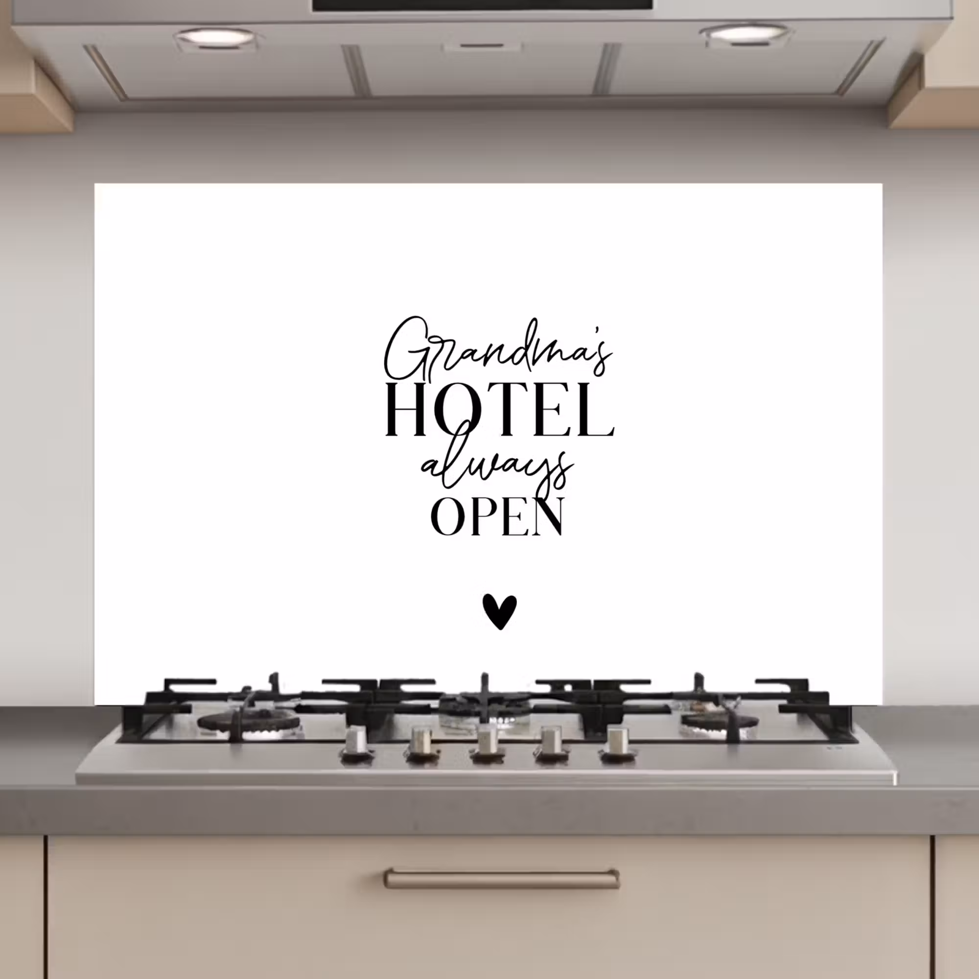 Spatscherm keuken - Quotes - Spreuken - Oma - Grandma's hotel always open
