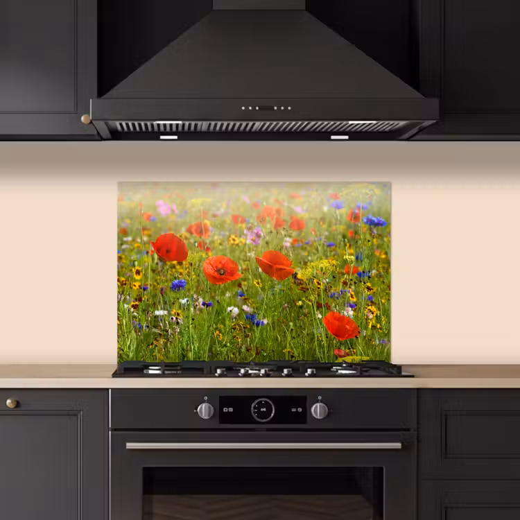 Spatscherm keuken - Bloeiend Veld in Zomergloed — 2