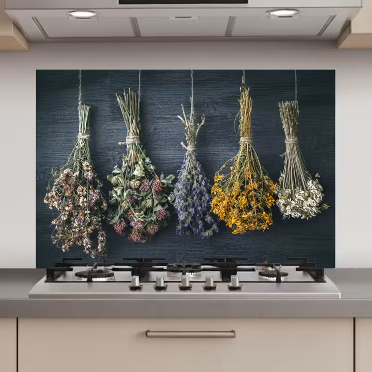 Spatscherm keuken - Kruidenkwartet aan een Donkere Wand — 1