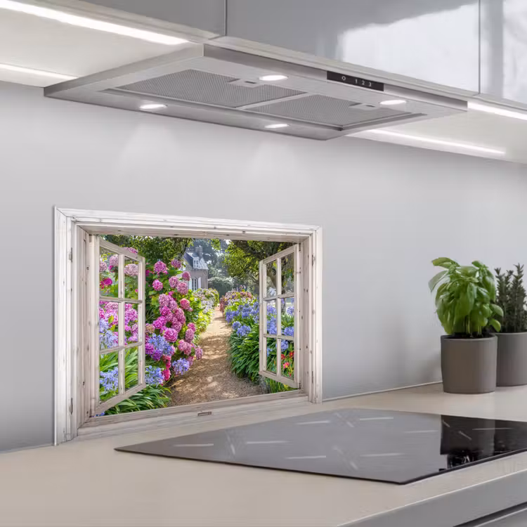 Spatscherm keuken - Landhuis omlijst door Hortensia's — 5
