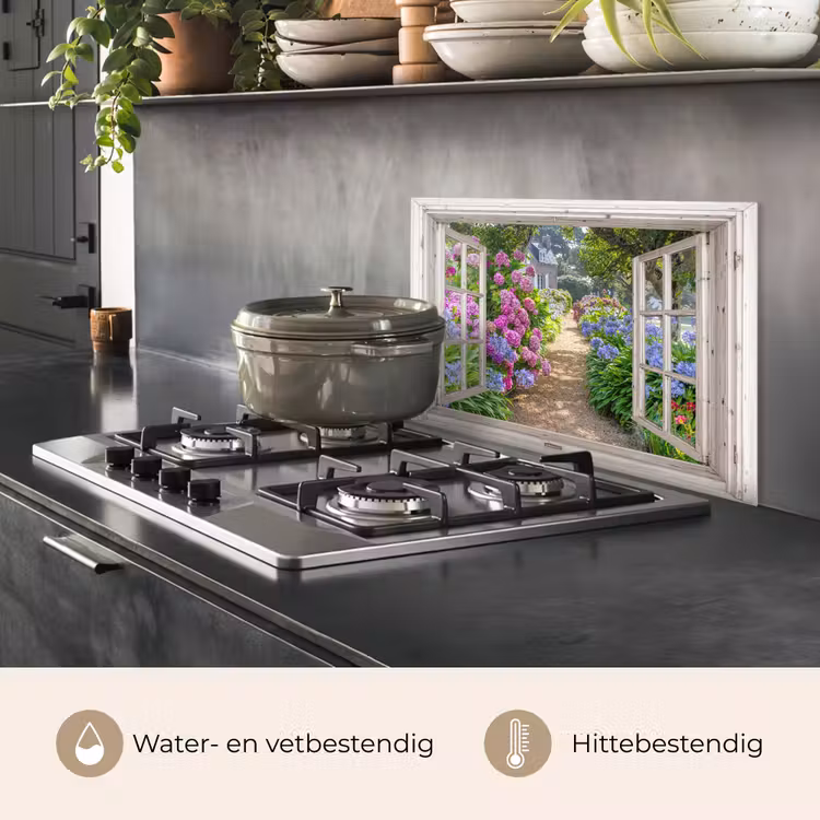 Spatscherm keuken - Landhuis omlijst door Hortensia's — 7
