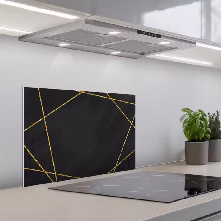 Spatscherm keuken - Geometrisch patroon van gouden lijnen op een zwarte achtergrond — 5