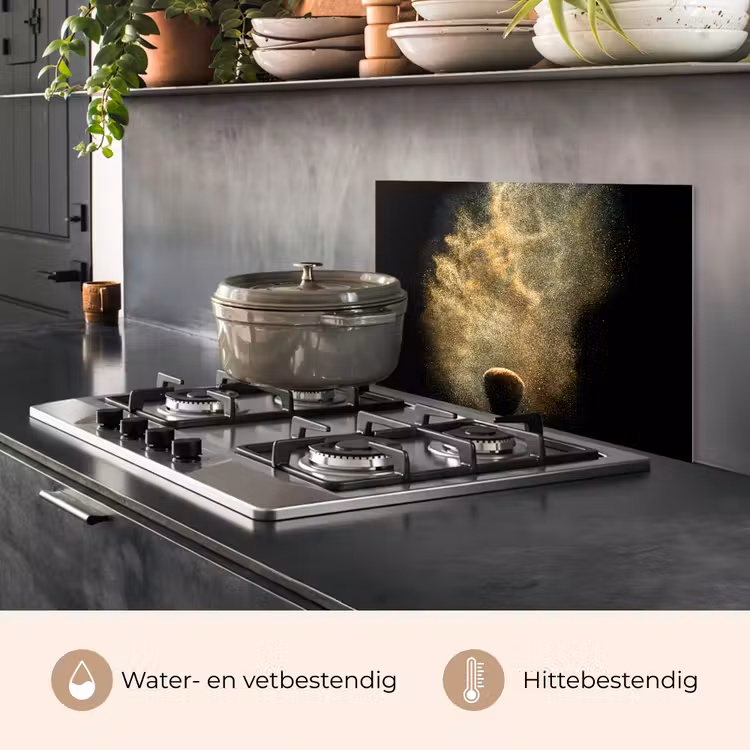 Spatscherm keuken - Goud poeder op een zwarte achtergrond — 7