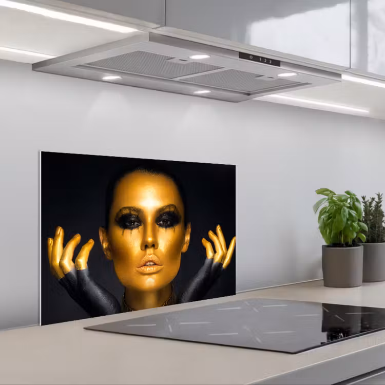 Spatscherm keuken - Vrouw - Portret - Goud - Luxe - Zwart — 5