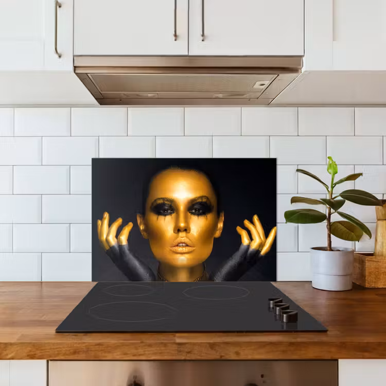 Spatscherm keuken - Vrouw - Portret - Goud - Luxe - Zwart — 6