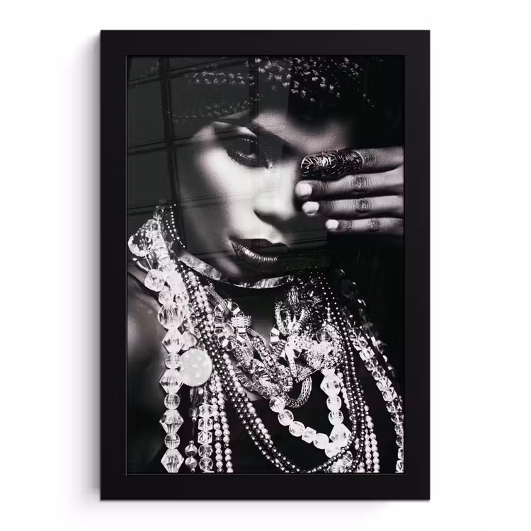 Poster met lijst - Vrouw - Sieraden - Ring - Make up - Zwart - Wit - Ketting — 1