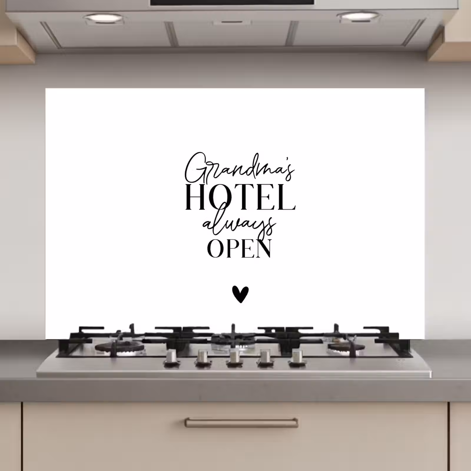 Spatscherm keuken - Quotes - Spreuken - Oma - Grandma's hotel always open — 1