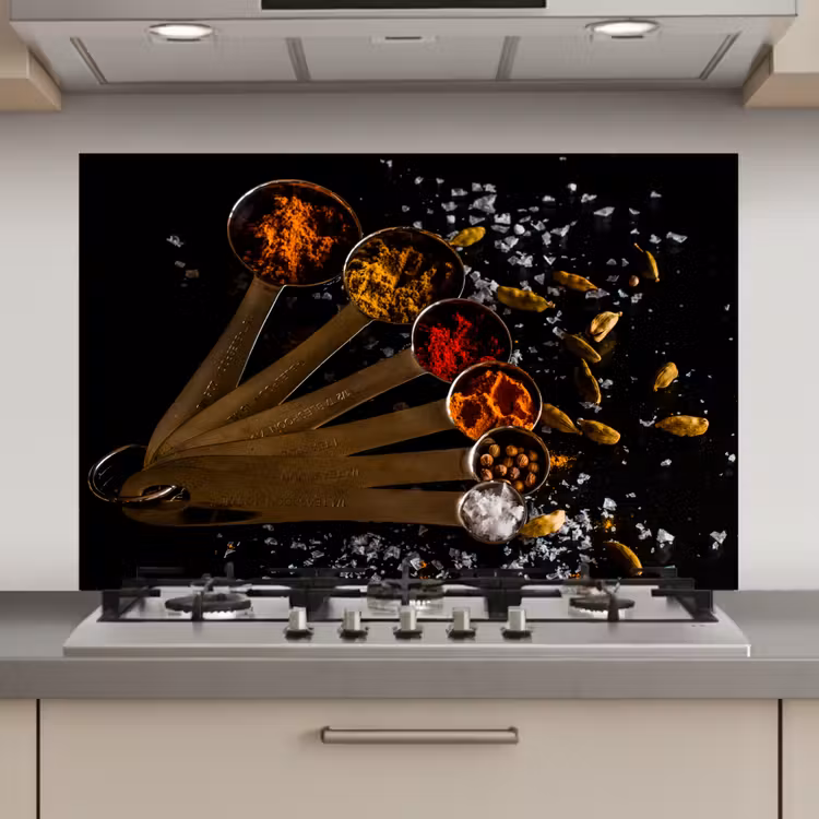 Spatscherm keuken - Kruiden - Lepels - Zout - Specerijen - Zwart — 1