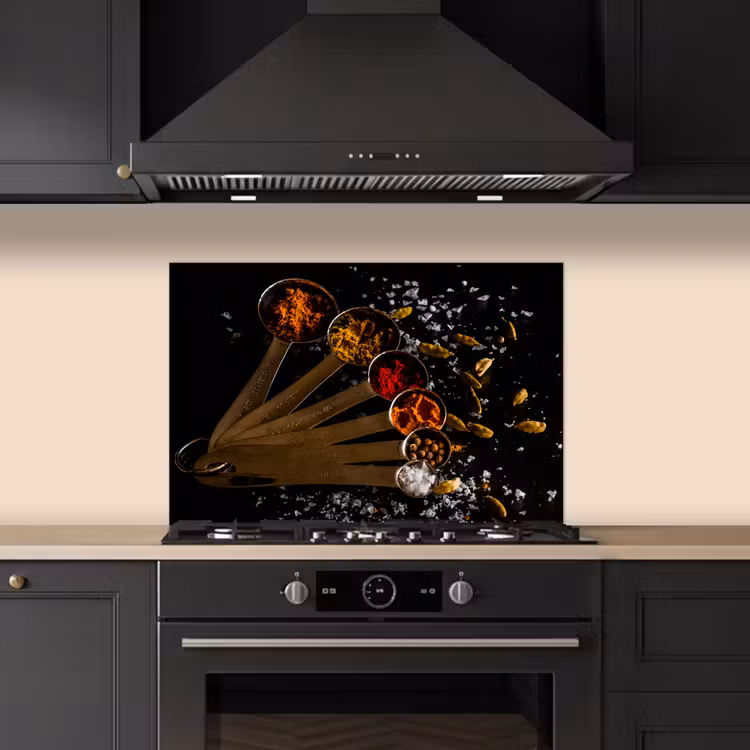 Spatscherm keuken - Kruiden - Lepels - Zout - Specerijen - Zwart — 2