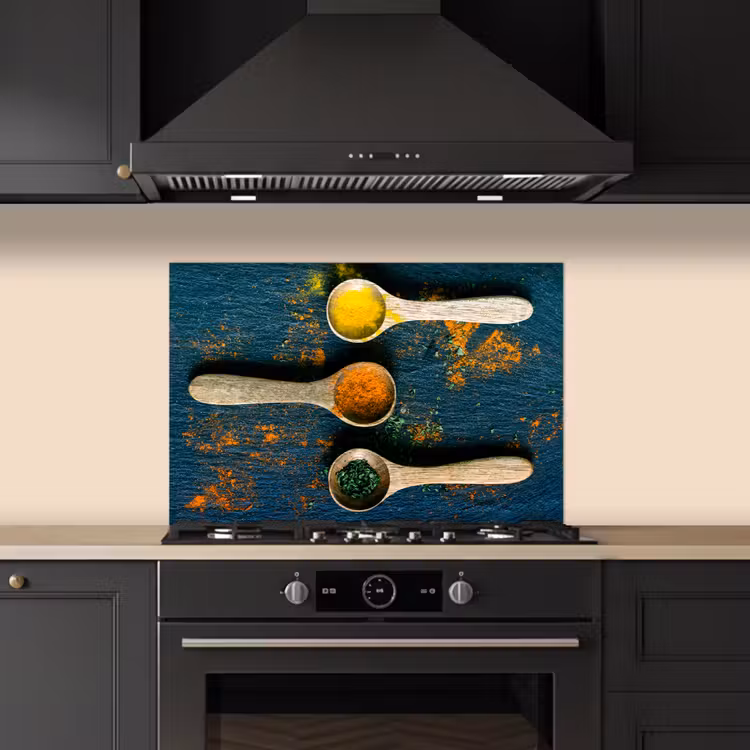 Spatscherm keuken - Specerijen - Lepel - Kruiden - Bruin - Geel - Groen — 2