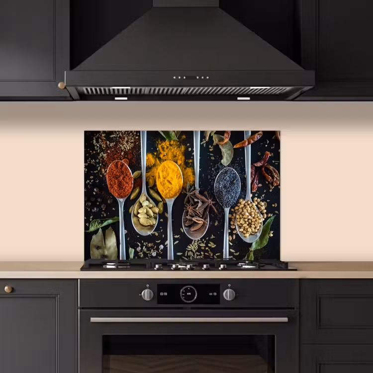 Spatscherm keuken - Kruiden - Lepel - Specerijen - Zwart - Keuken — 2