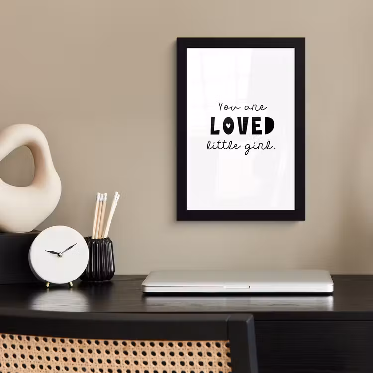 Poster met lijst - Quotes - Spreuken - You are loved little girl - Kinderen - Liefde — 2