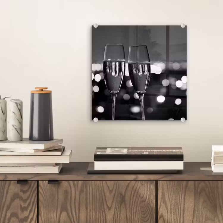 Glas schilderij - Bubbels - Proosten - Champagneglazen - Stadslichten — 2