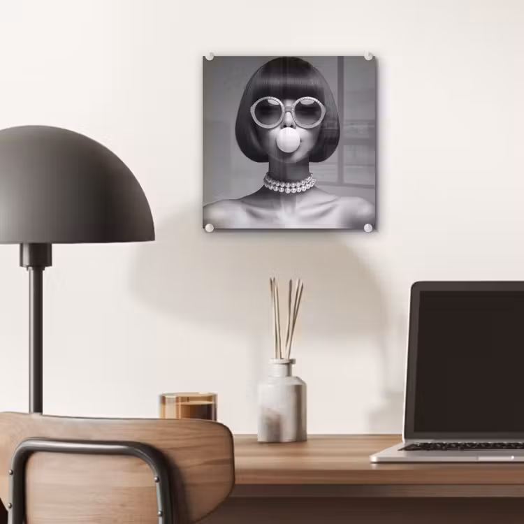 Glas schilderij - Vrouw - Zwart Wit - Ketting - Zonnebril — 7