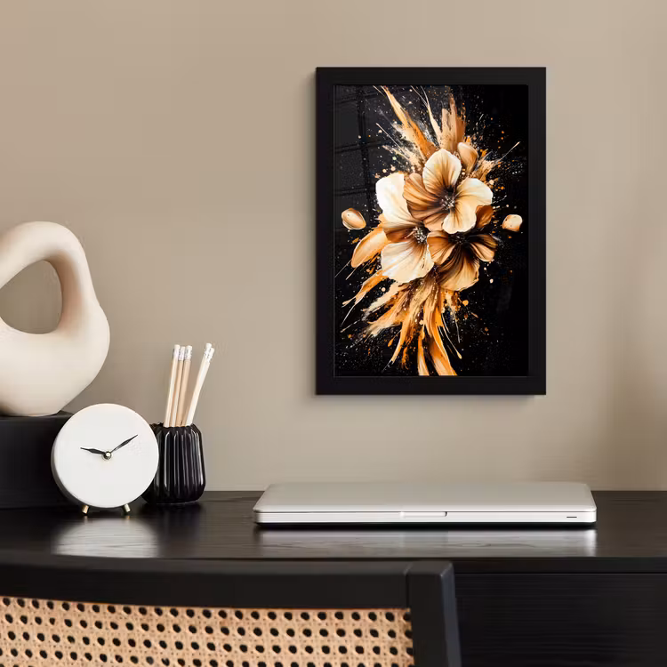 Poster met lijst - Beige Bloemen Verfspetters Zwarte Achtergrond — 2