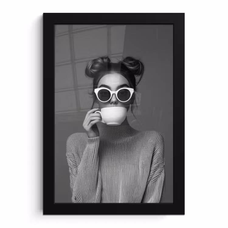Poster met lijst - Vrouw met Zonnebril en Koffiekopje