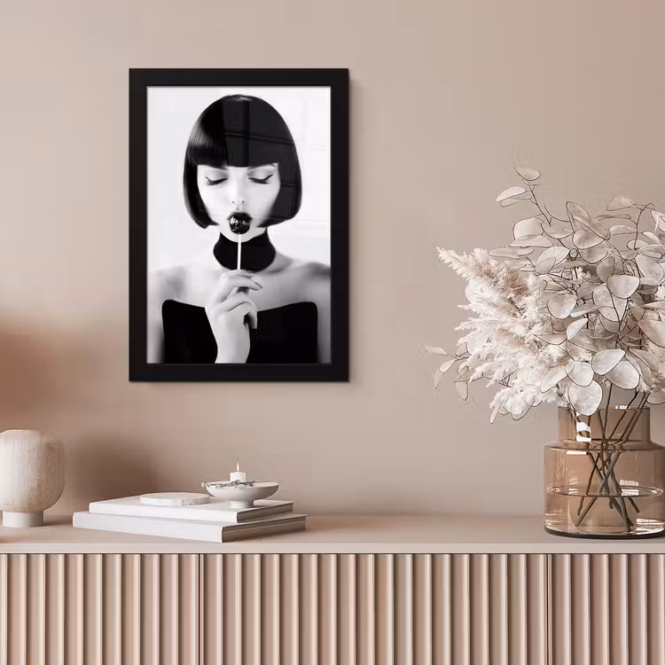 Poster met lijst - Vrouw - Lolly - Zwart - Wit — 5