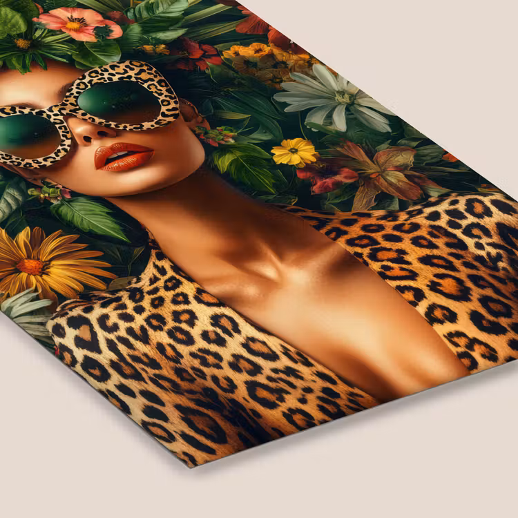 Poster met lijst - Vrouw met Panter Zonnebril Tropische Bloemen — 7