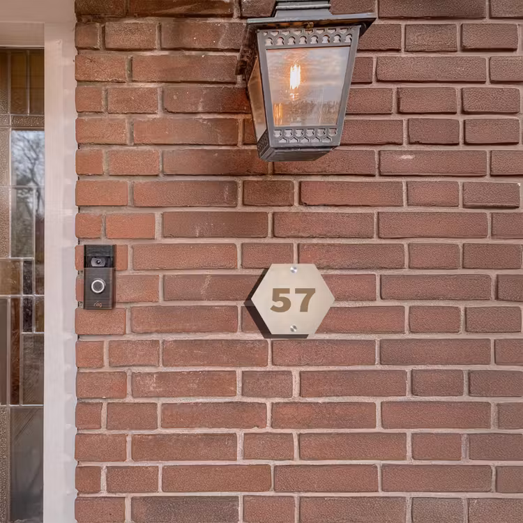 Naambordje voordeur - Hexagon - Beige reliëf lijnen - Traditioneel — 3