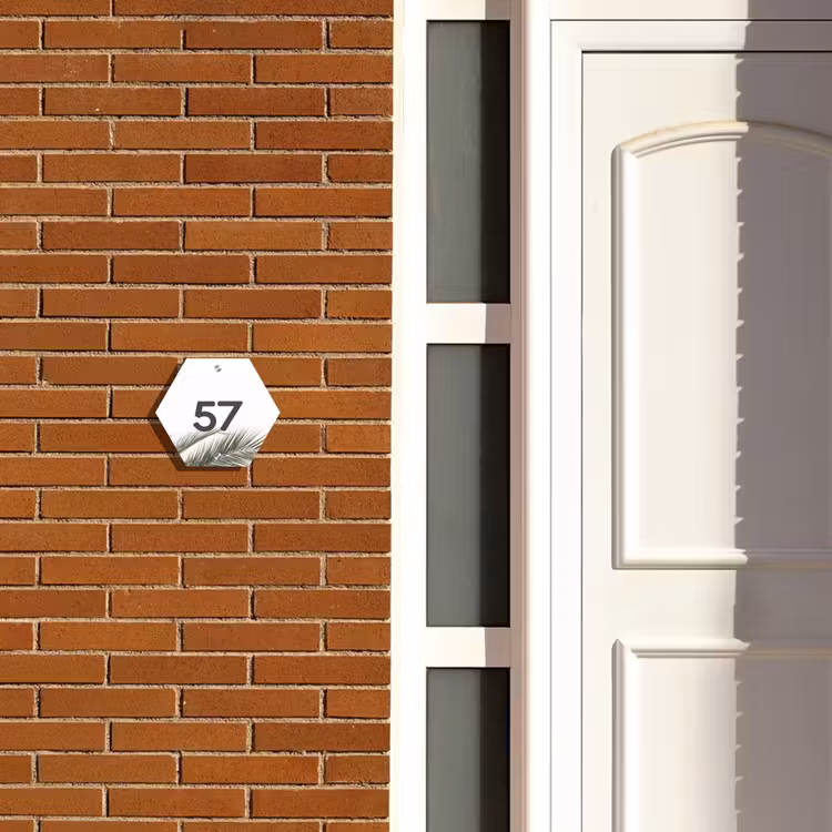 Naambordje voordeur - Hexagon - Wit met palmblad - Traditioneel — 2