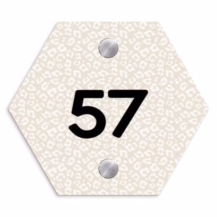 Naambordje voordeur - Hexagon - Beige panterprint - Traditioneel — 1