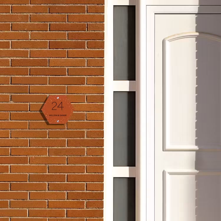 Naambordje voordeur - Hexagon - Roestbruin met stippen - Klassiek — 2