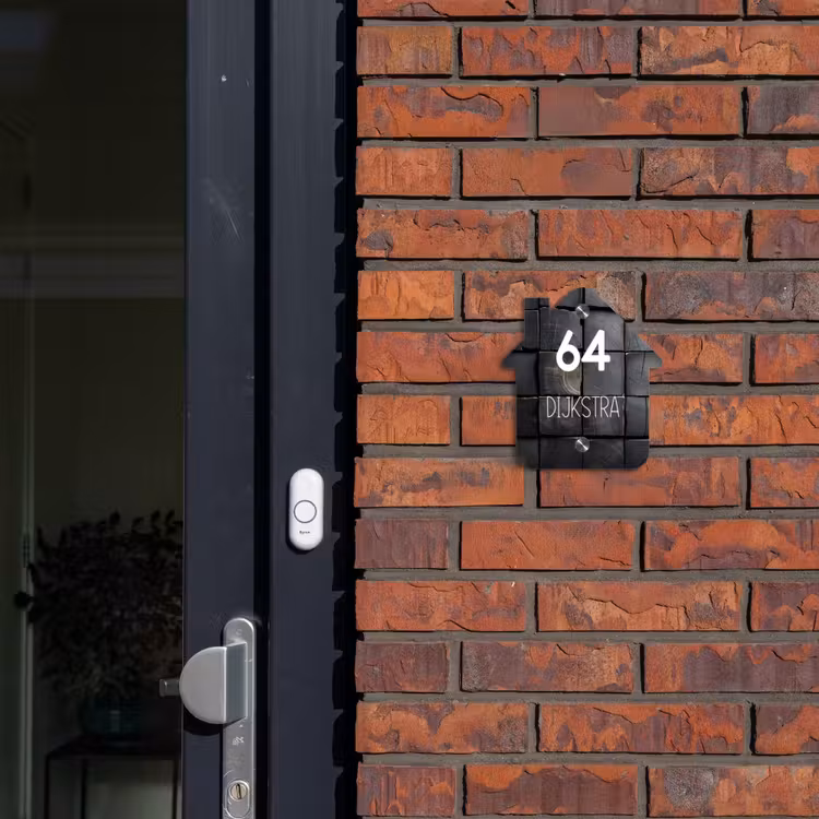Naambordje voordeur - Huisjesvorm - Zwarte houtblokken - Modern — 3