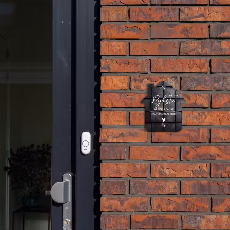 Naambordje voordeur - Huisjesvorm - Zwarte houtblokken - Sierlijk — 3