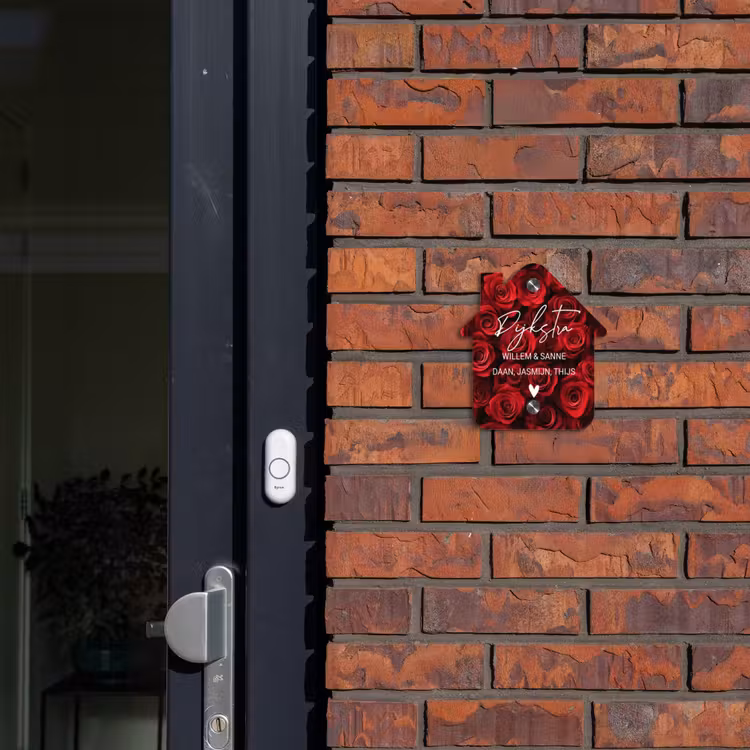 Naambordje voordeur - Huisjesvorm - Rode rozen - Sierlijk — 3
