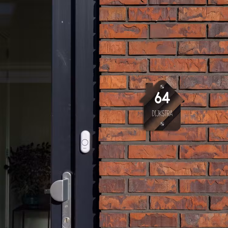 Naambordje voordeur - Huisjesvorm - Bruine diagonale banen - Modern — 3