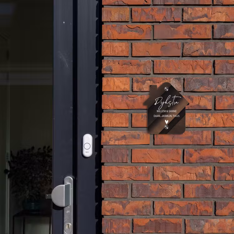 Naambordje voordeur - Huisjesvorm - Bruine diagonale banen - Sierlijk — 3