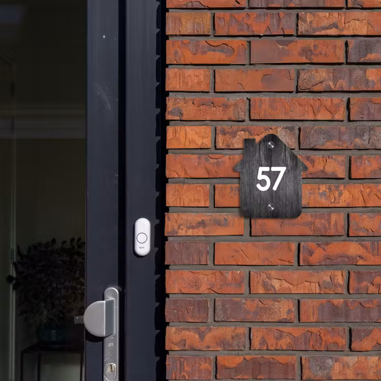 Naambordje voordeur - Huisjesvorm - Donker hout - Traditioneel — 3