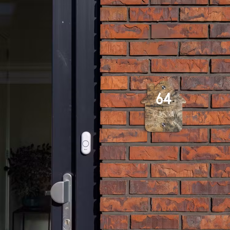 Naambordje voordeur - Huisjesvorm - Verweerd hout - Modern — 3