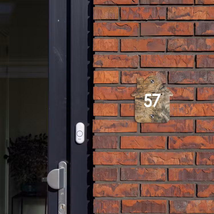 Naambordje voordeur - Huisjesvorm - Verweerd hout - Traditioneel — 3