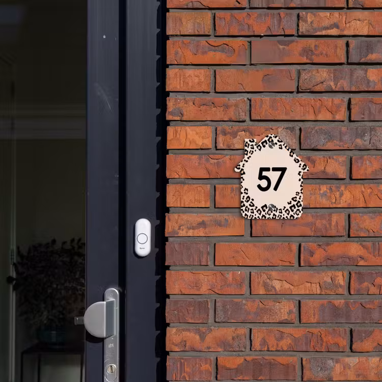 Naambordje voordeur - Huisjesvorm - Beige luipaardprint - Traditioneel — 3
