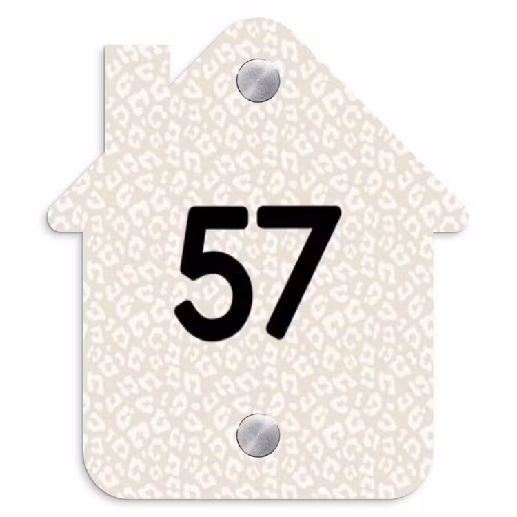 Naambordje voordeur - Huisjesvorm - Beige panterprint - Traditioneel — 1