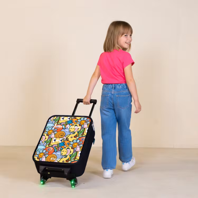 Kinderkoffer - Zwart - Cartoon van verschillende wezens en gezichten — 2