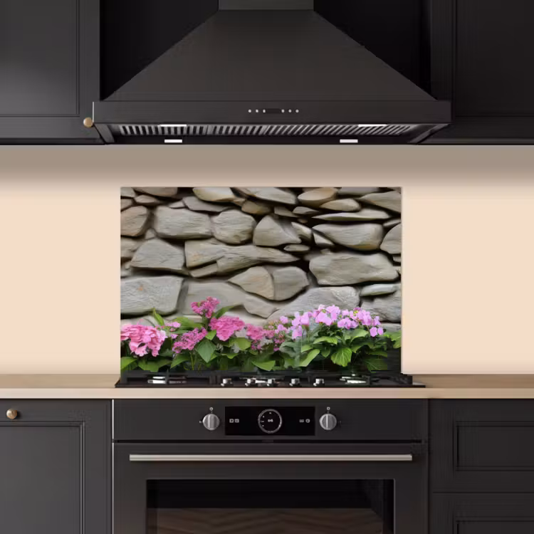 Spatscherm keuken - Hortensia’s - Stenen - Muur - Bloemen — 1
