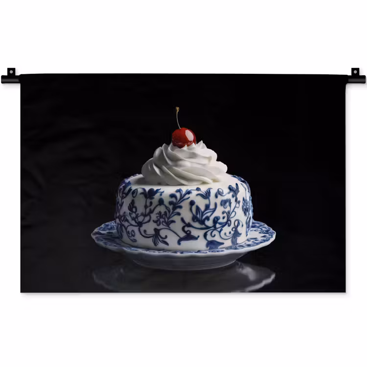 Wandkleed - Taart - Slagroom - Kers - Bord - Delfts blauw