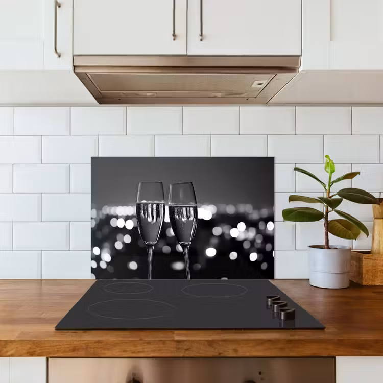 Spatscherm keuken - Bubbels - Proosten - Champagneglazen - Stadslichten — 6