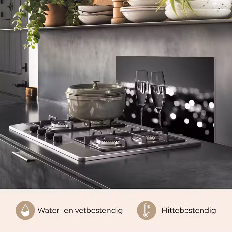 Spatscherm keuken - Bubbels - Proosten - Champagneglazen - Stadslichten — 7