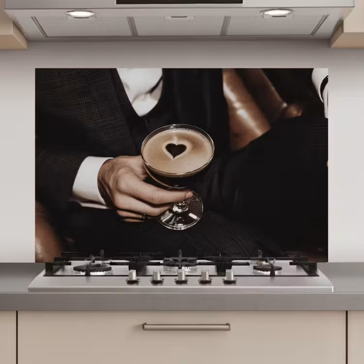 Spatscherm keuken - Hartje - Cocktail - Espresso Martini - Hand — 1