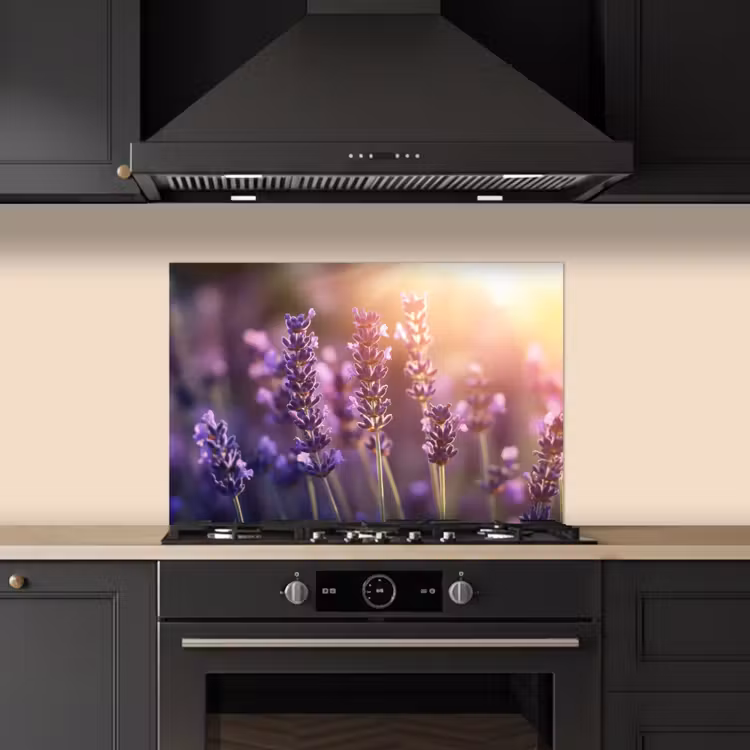 Spatscherm keuken - Lavendelbloemen - Paars - Zonlicht — 2